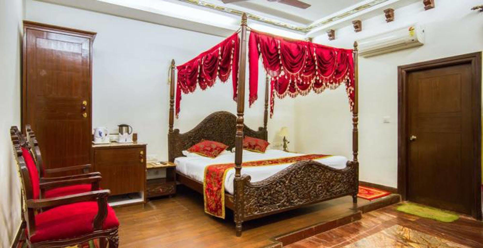 Nahargarh Haveli Hotell Jaipur Exteriör bild